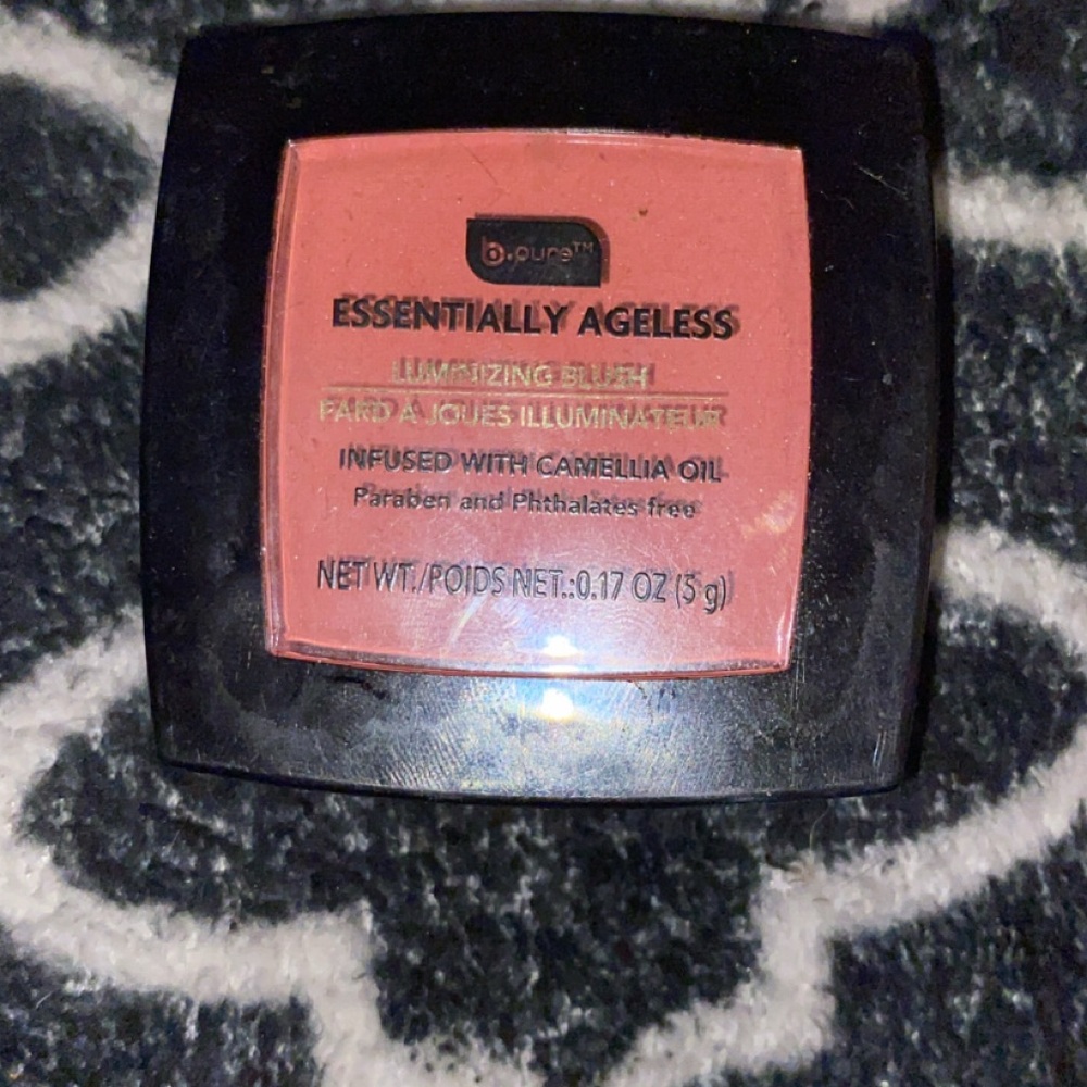 b.pure Essentially Ageless Illuminating Blush